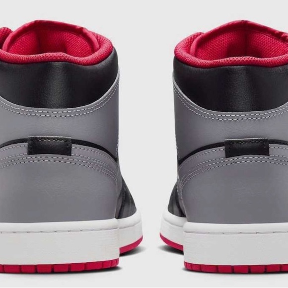 Nike Air Jordan 1 Black Cement Grey DQ 8426-006 men 7 - Picture 2 of 11